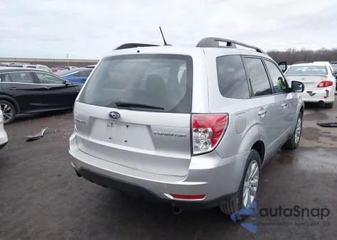 2011 Subaru Forester 2.5X Premium из США, поврежденный, VIN JF2SHBDC0BH740915